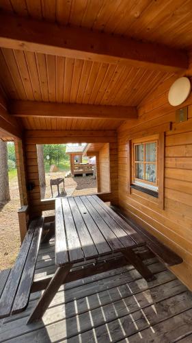 Artur´s Eaterie and Holiday home in Viitna