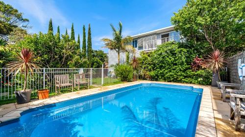 Five-Bedroom House room in Shoal Bay Riggers - 7 Rigney St Shoal Bay