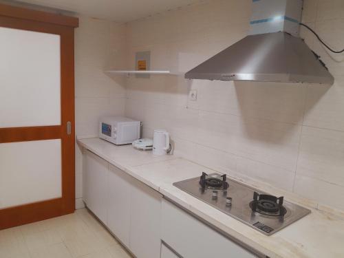 Three-Bedroom Apartment Suite image 7