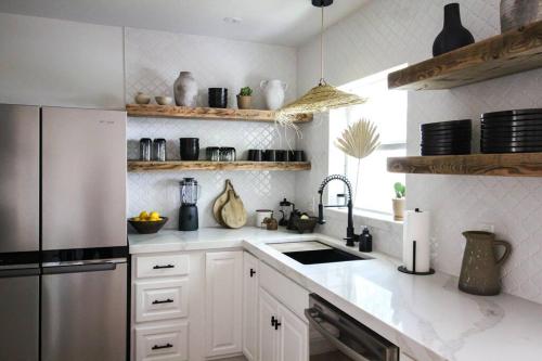 Citizen Nomad: A Desert Retreat in the City in Dallas, USA