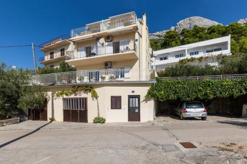 Apartments with a parking space Marusici, Omis - 1131