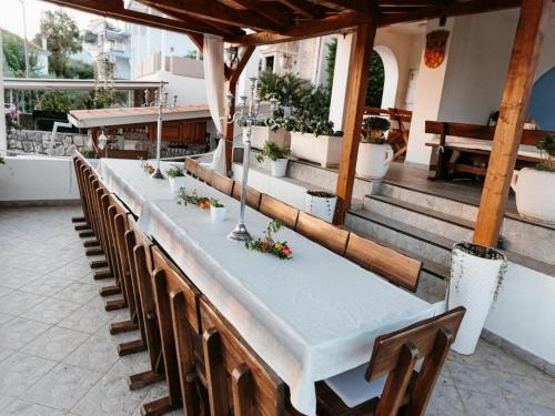 ระเบียง/ชานเรือน, Apartments by the sea Komarna, Neretva Delta - Usce Neretve - 21938 in โคมาร์นา