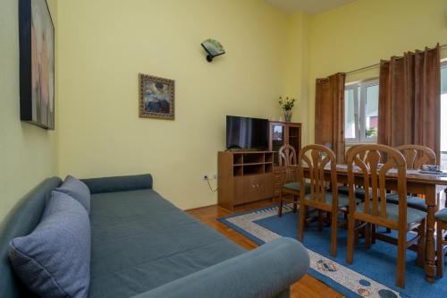 Two-Bedroom Apartment with Terrace room in Apartments with parking space Novalja Pag - 4128