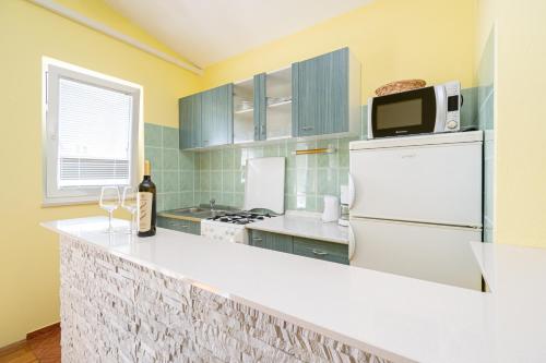 Two-Bedroom Apartment with Terrace image 8