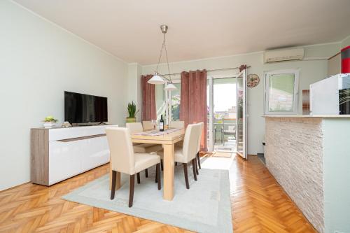 Two-Bedroom Apartment with Terrace image 6