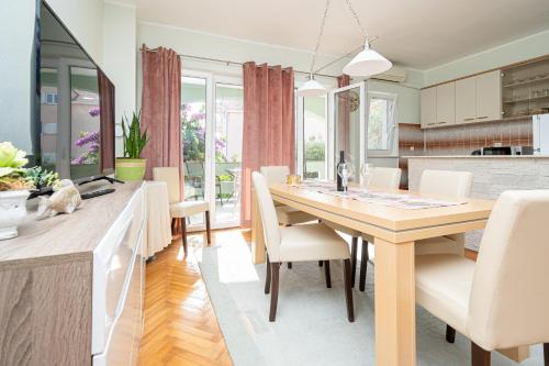 Two-Bedroom Apartment with Terrace image 4