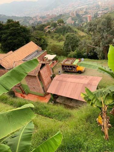 Gran casa envigado jacuzzi, sauna y mirador