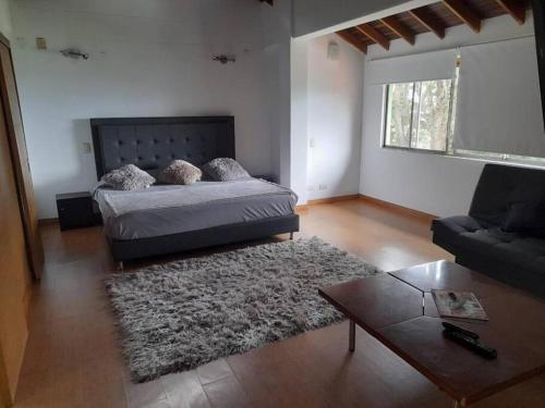 Gran casa envigado jacuzzi, sauna y mirador