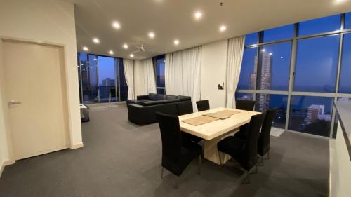 Solaire Apartments 5