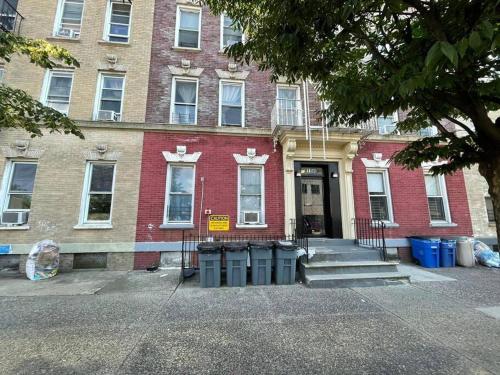 Elegant NYC Apt 2Bedrooms 14 minutes to Times Square! in Weehawken, USA