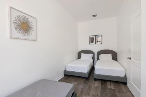 Modern loft close to Universal studio and Hollywood for 8