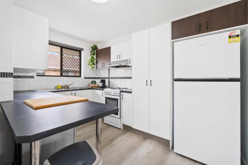 kuhinja, Mount Warren Park Stay 2 BR for Work and Families in Yatala
