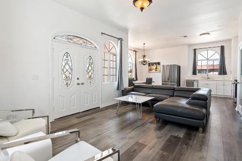 4bed with 3bath Hollywood living near Universal studio and Hollywood in Los Angeles, USA