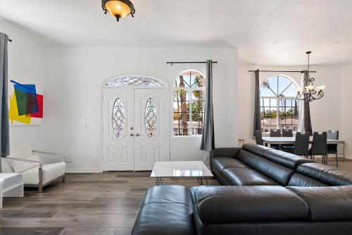 4bed with 3bath Hollywood living near Universal studio and Hollywood in Los Angeles, USA