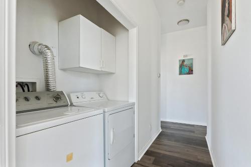 4bed with 3bath Hollywood living near Universal studio and Hollywood in Los Angeles, USA