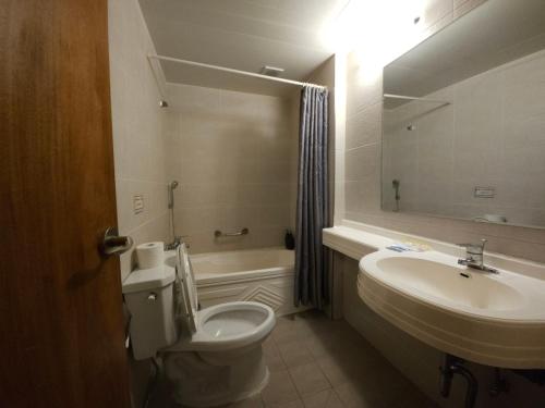 room detail thumbnail 2