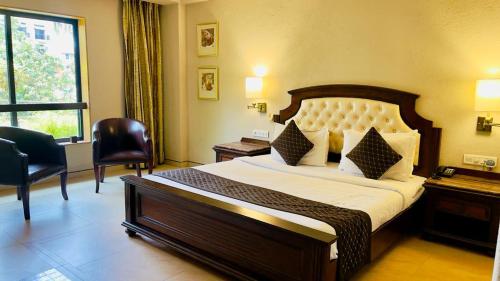 Deluxe Room image 4
