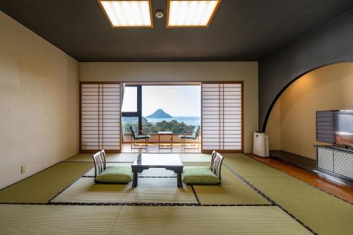 Japanese-Style Room with Ocean View - West Wing - Non-Smoking