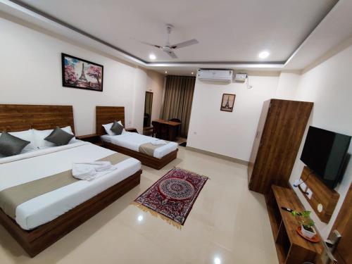 Deluxe Triple Room image 8