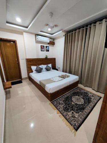 Deluxe Double Room image 3
