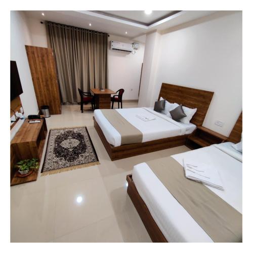 Deluxe Triple Room image 4