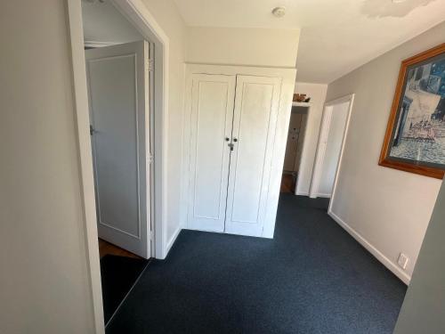 مدخل, Sunny House with 5 Bedrooms(near airport) in بابانيو