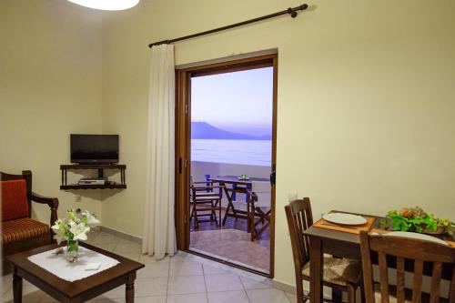 Balcony/terrace, Niriides Apartments in Mithimna