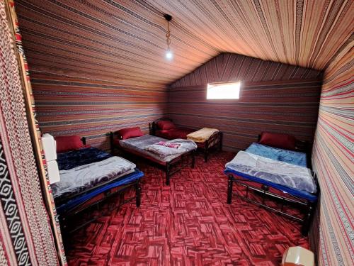 Twin Room with View image 4