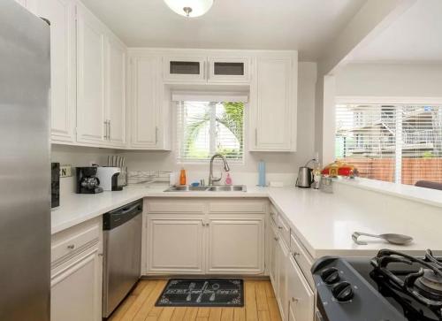 Charming 3-Bed Apartment in Los Angeles in Los Angeles, USA