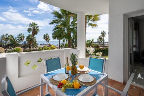 First Line Apartment in Puerto Banus - Playa del Ancón