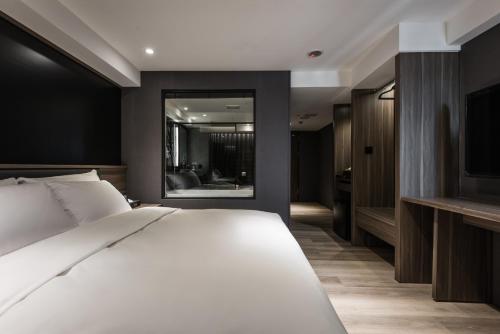504882254 Autumn Willow Hotel