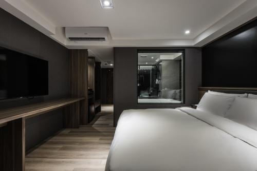 504882259 Autumn Willow Hotel