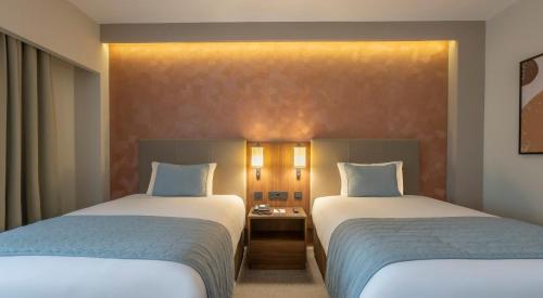 Standard Twin Room image 2