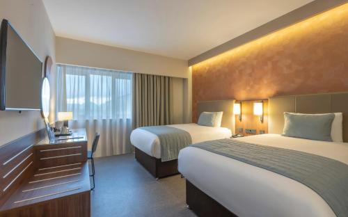 Standard Twin Room image 3