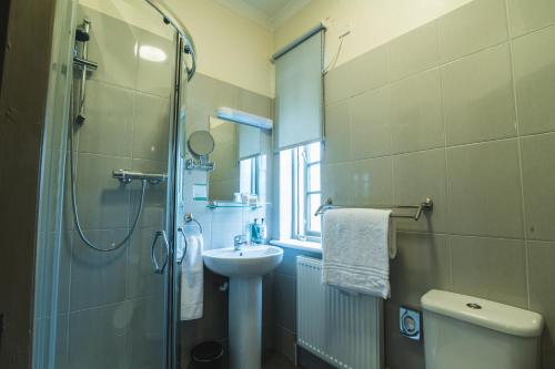 The Abbey Inn - image 8