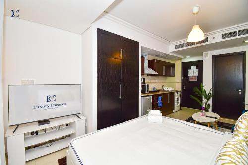 Luxury Escapes - Cozy Studio with Balcony near Metro - Goldcrest 2 JLT, Dubaï (photo 8)