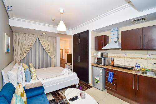 Luxury Escapes - Cozy Studio with Balcony near Metro - Goldcrest 2 JLT, Dubaï (photo 3)