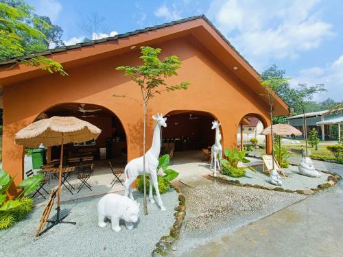 숙소 외관, Resort LiLLA Rainforest Retreats - Formerly known as Green Villa Resort in 훌루 랑갓