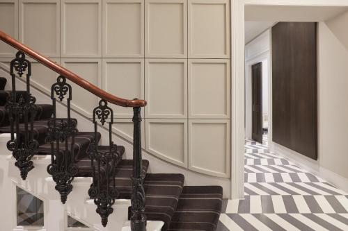 Eccleston Square Hotel - image 3