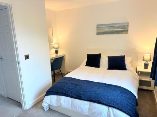 Fabulous 2 bed Town house free parking WiFI