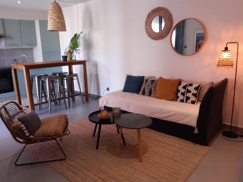 Grand studio avec patio in Saint-Julien