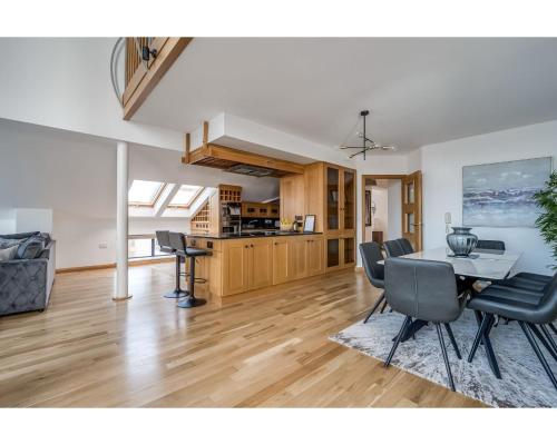 Central Belfast Apartments Pottinger's Quay - image 4