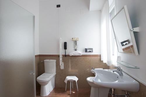 Best Western Hotel Plaza - image 14