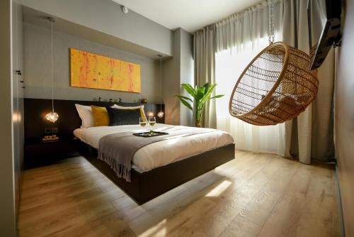 Luxury Apartment near Radisson Hotel - Wall Projector & Modern Design