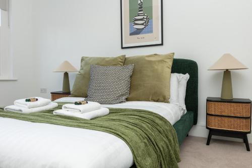 Spacious 4BR 3-Storey Townhouse in Lively Deptford, London (photo 8)