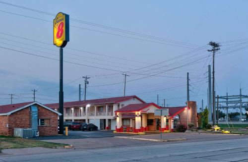 Super 8 by Wyndham Vernon in Vernon, USA