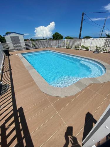 Les Terrasses de Vinty 3 villas autour d'une piscine