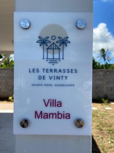 Les Terrasses de Vinty 3 villas autour d'une piscine