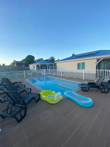 Les Terrasses de Vinty 3 villas autour d'une piscine