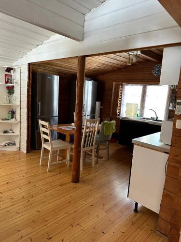 virtuve, Near Kapellskär Port - A Cosy Cottage in Norrtälje (Near Kapellskar Port - A Cosy Cottage in Norrtalje) in Marholmen